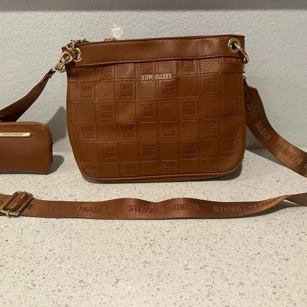 Steve Madden - Picture 4 of 10